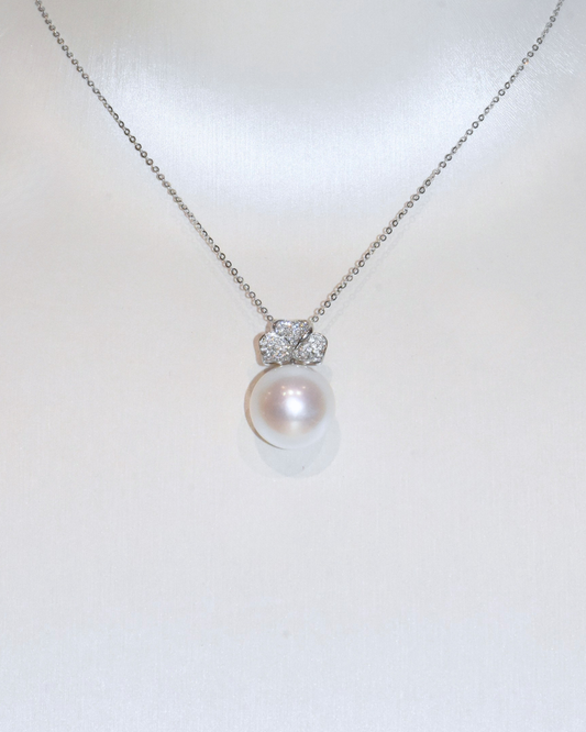 5A Freshwater Round Necklace in Silver 925 WG Plated - Clover CZ Pendant - White (14mm)