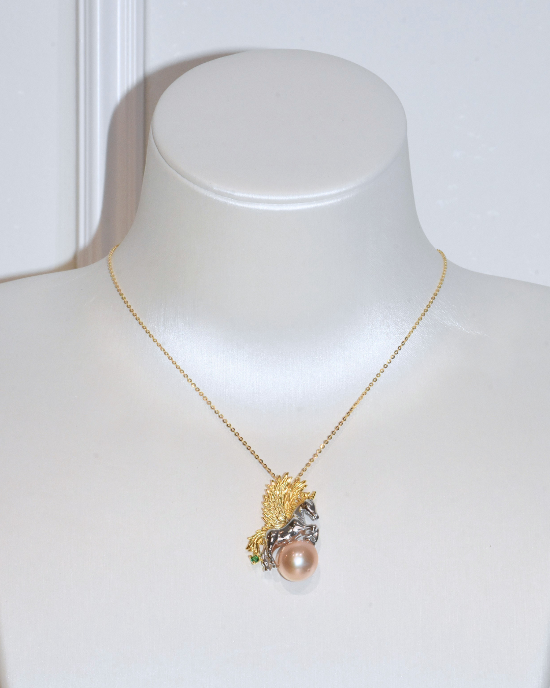 4A Freshwater Oval Necklace in Silver 925 WG Plated - White Horse Princess Wings - Brown (10.4mm)