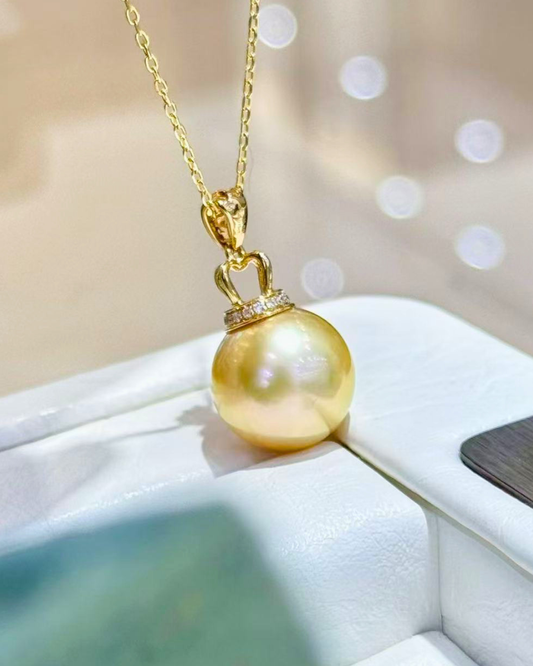 4A South Sea Golden Philippines Round Necklace in 18K Gold - with Natural Diamond - Gold (12-13mm)