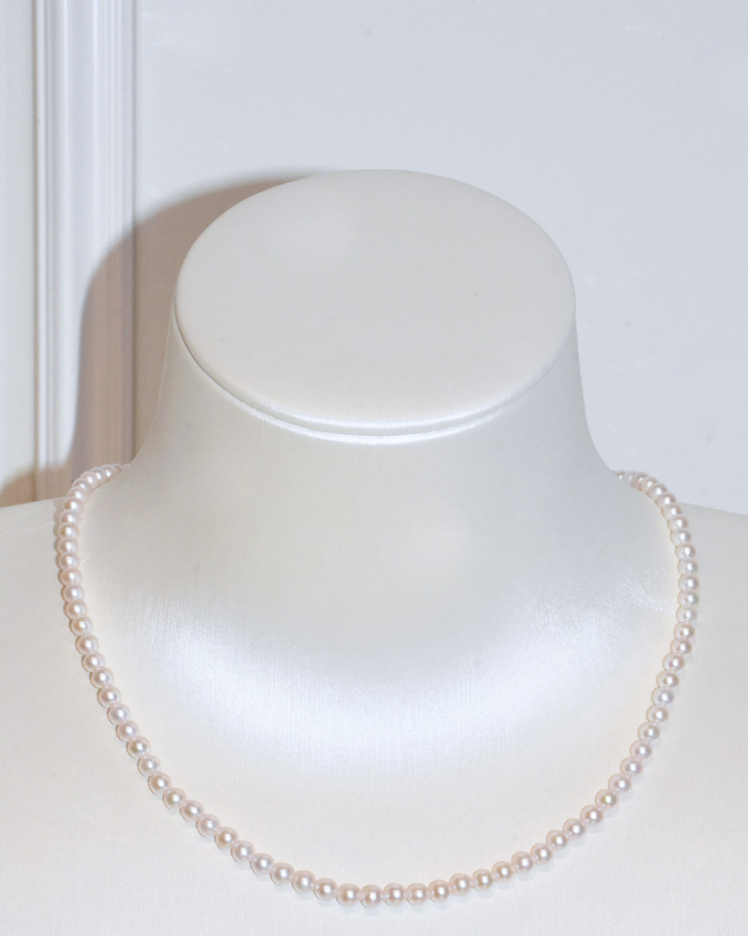 4A Akoya Round Necklace in Silver 925 WG Plated - Classic Ribbon Clasp - Rose Overtone (3 -4mm)