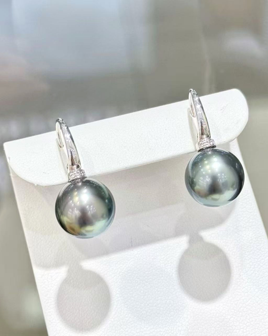 5A Tahitian Round Earring in 18K White Gold - Grey & Peacock with Natural Diamond - Peacock (13-14mm)