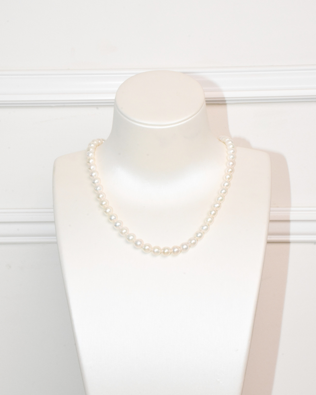 4A Freshwater Near Round Necklace in Silver 925 WG Plated - Ribbon Clasp with pearl drop - White (8 -9mm)