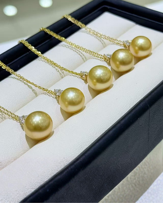 4A South Sea Golden Philippines Round Necklace in 18K Gold - with Moissanite - Gold (11-12mm)