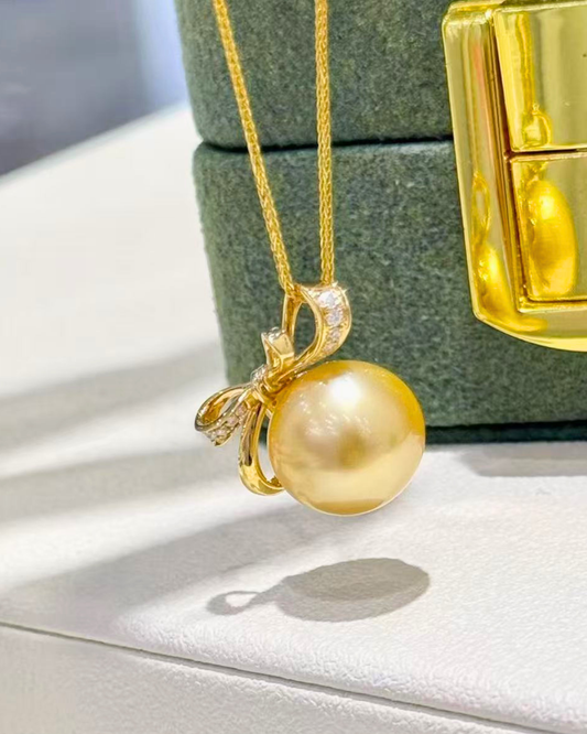 4A South Sea Golden Philippines Round Necklace in 18K Gold - with Natural Diamond - Gold (13-14mm)