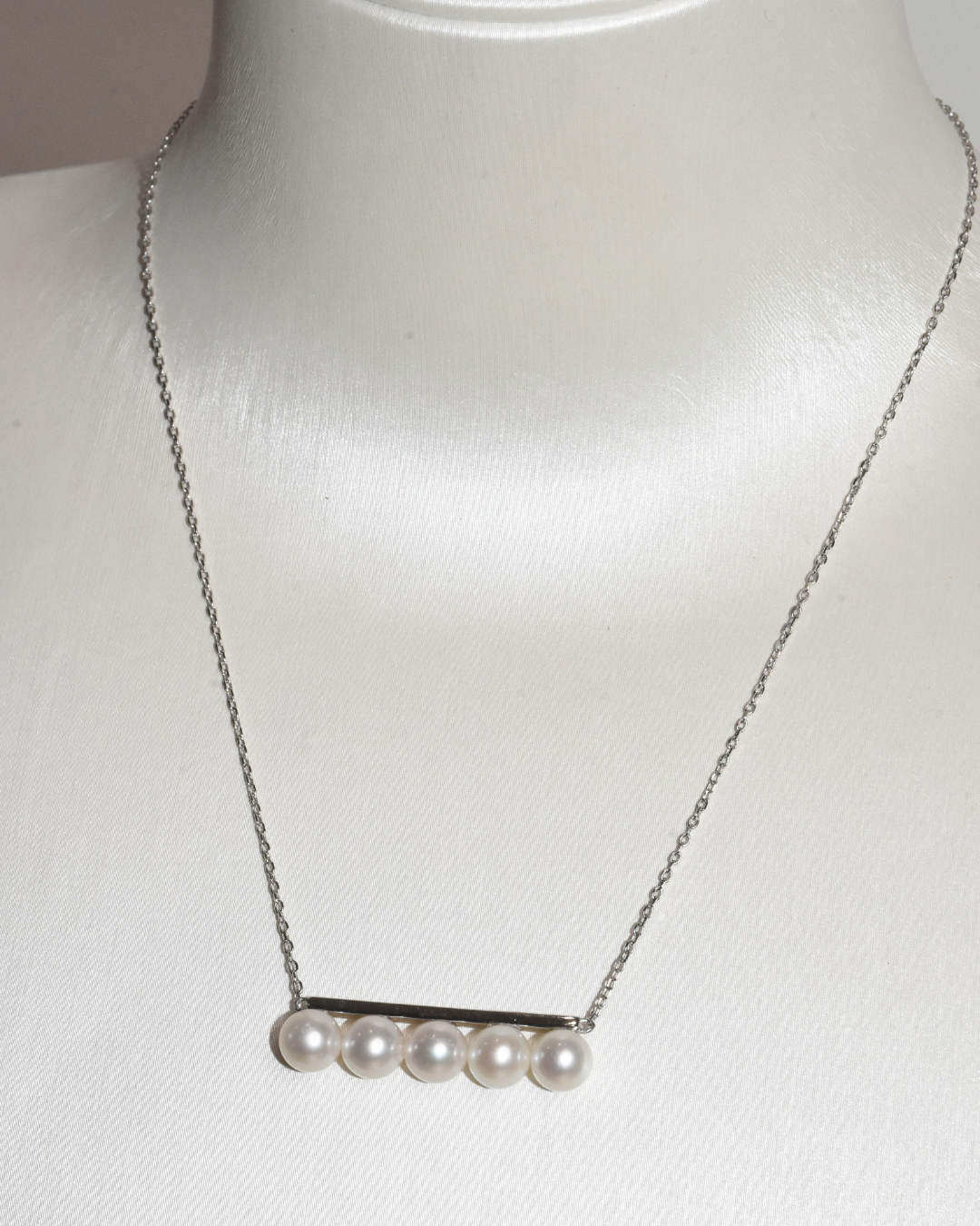 4A Freshwater Round Necklace in Silver 925 WG Plated - Pav One-Layer Five-Pearls Bar - White (6 -7mm)