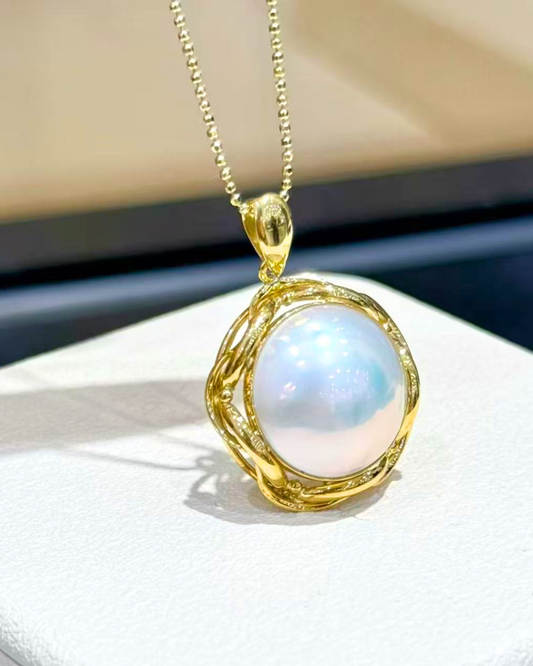 5A Mabé Necklace in 18K Gold - Seawater Japanese Mabé - White (15-16mm)
