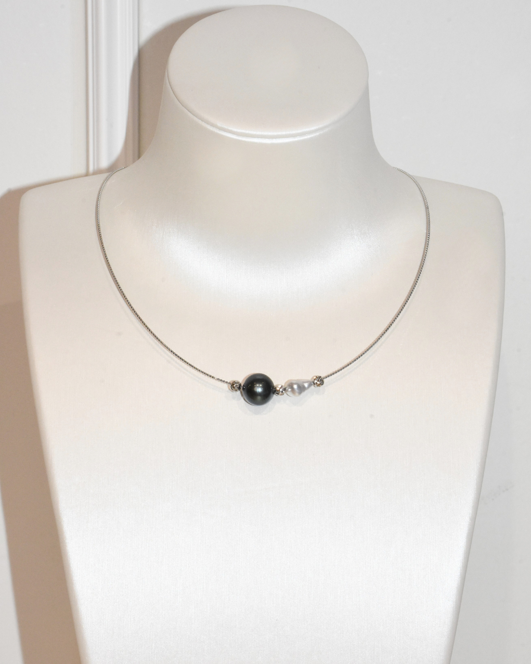 4A Tahitian Round Necklace in Silver 925 White Gold Plated - Tahitian × Keshi Duo Bar - Green (11-12mm)