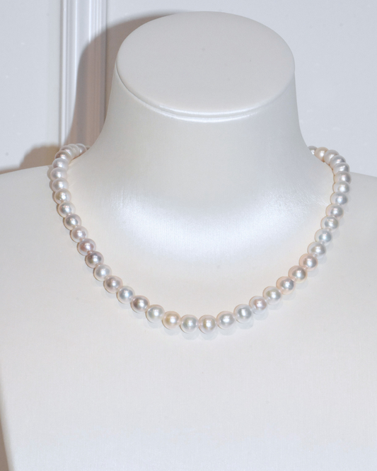 4A Freshwater Near Round Necklace in Silver 925 WG Plated - Double flower clasp - Silver/Grey (7 -8mm)