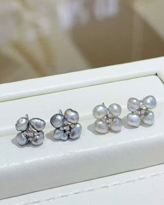 5A Tahitian Keshi Earring in 18K White Gold - with Natural Diamond - Silver / Grey (5-6mm)