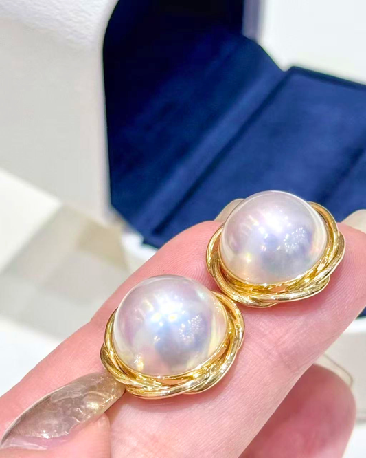 5A Mabé Earring in 18K Gold - Seawater Japanese Mabé - White (15-16mm)