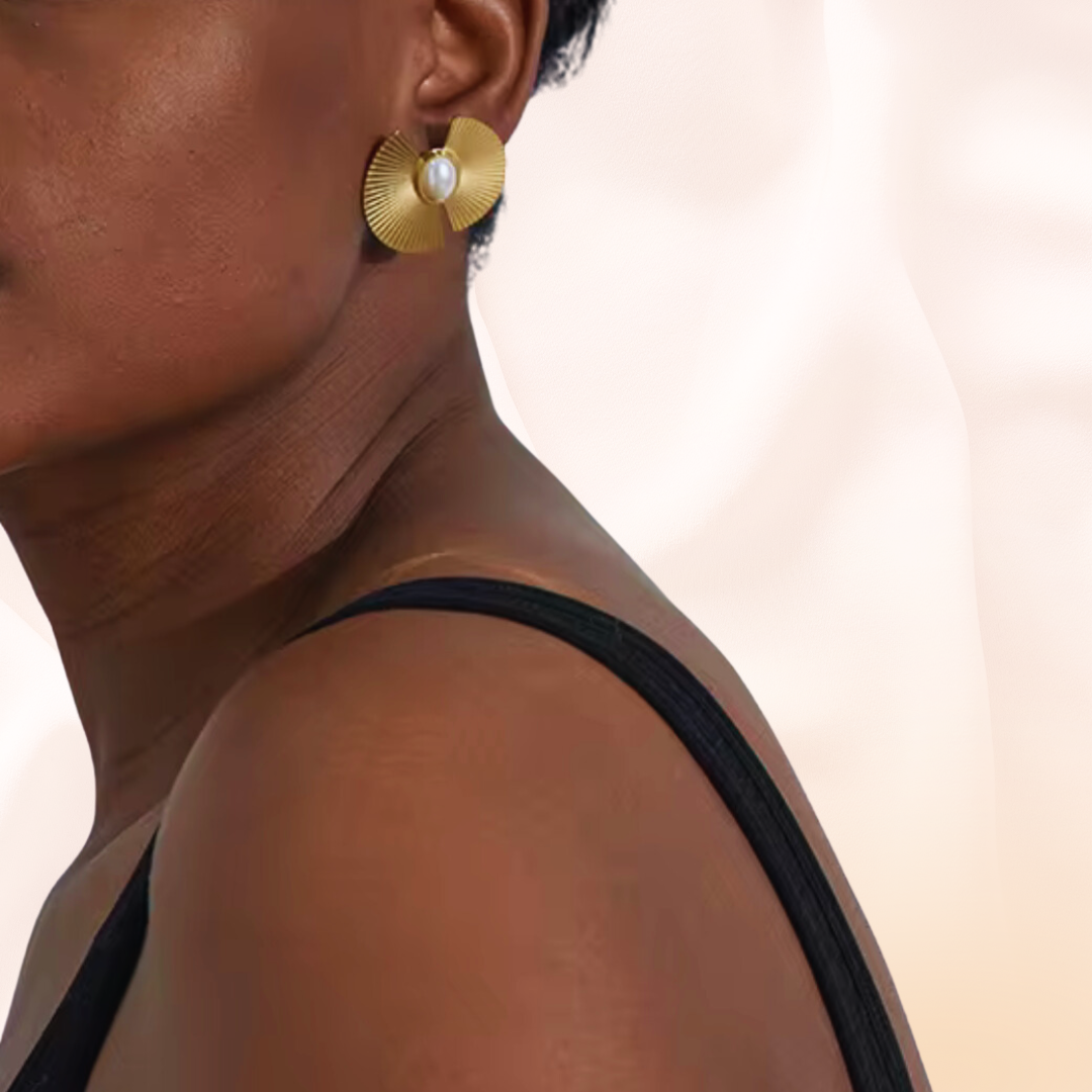 Repetitive Gold Shell Pearl Stud Earrings