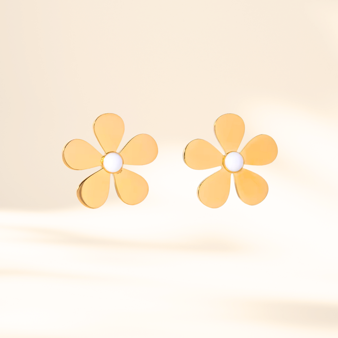 Summer White 5 Petals Daisy Flower Earrings
