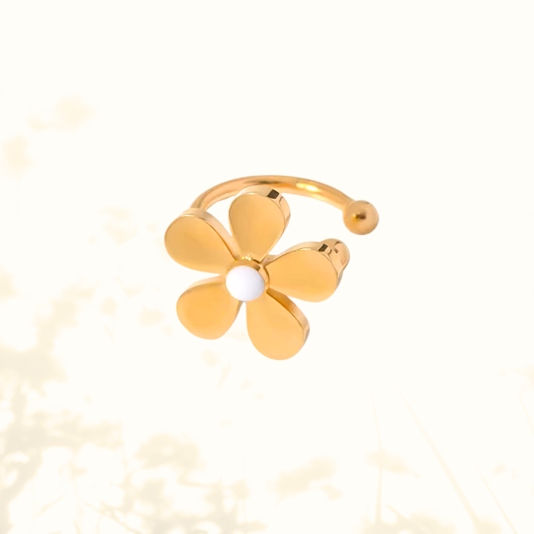 Summer White 5 Petals Daisy Flower Ear Cuff