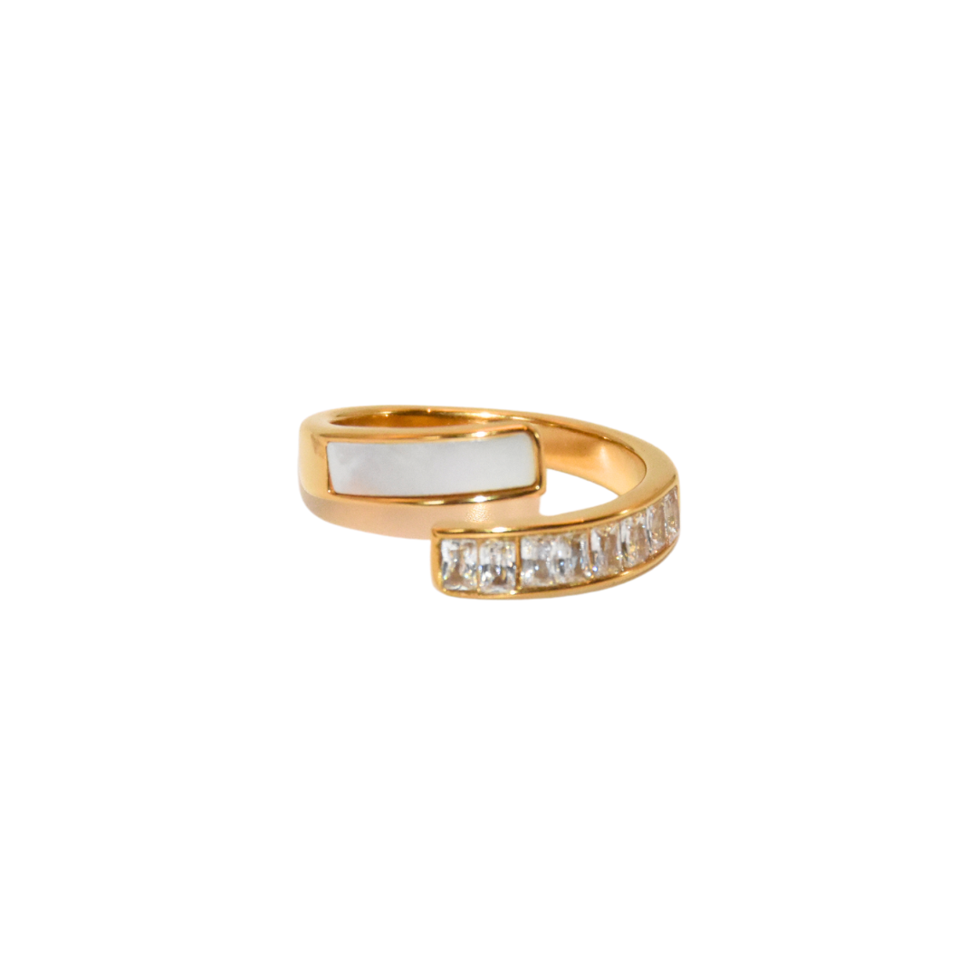 Shell Elegance Zircon Ring