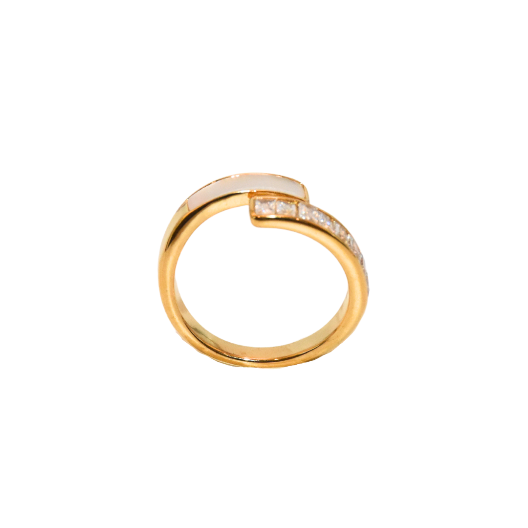 Shell Elegance Zircon Ring
