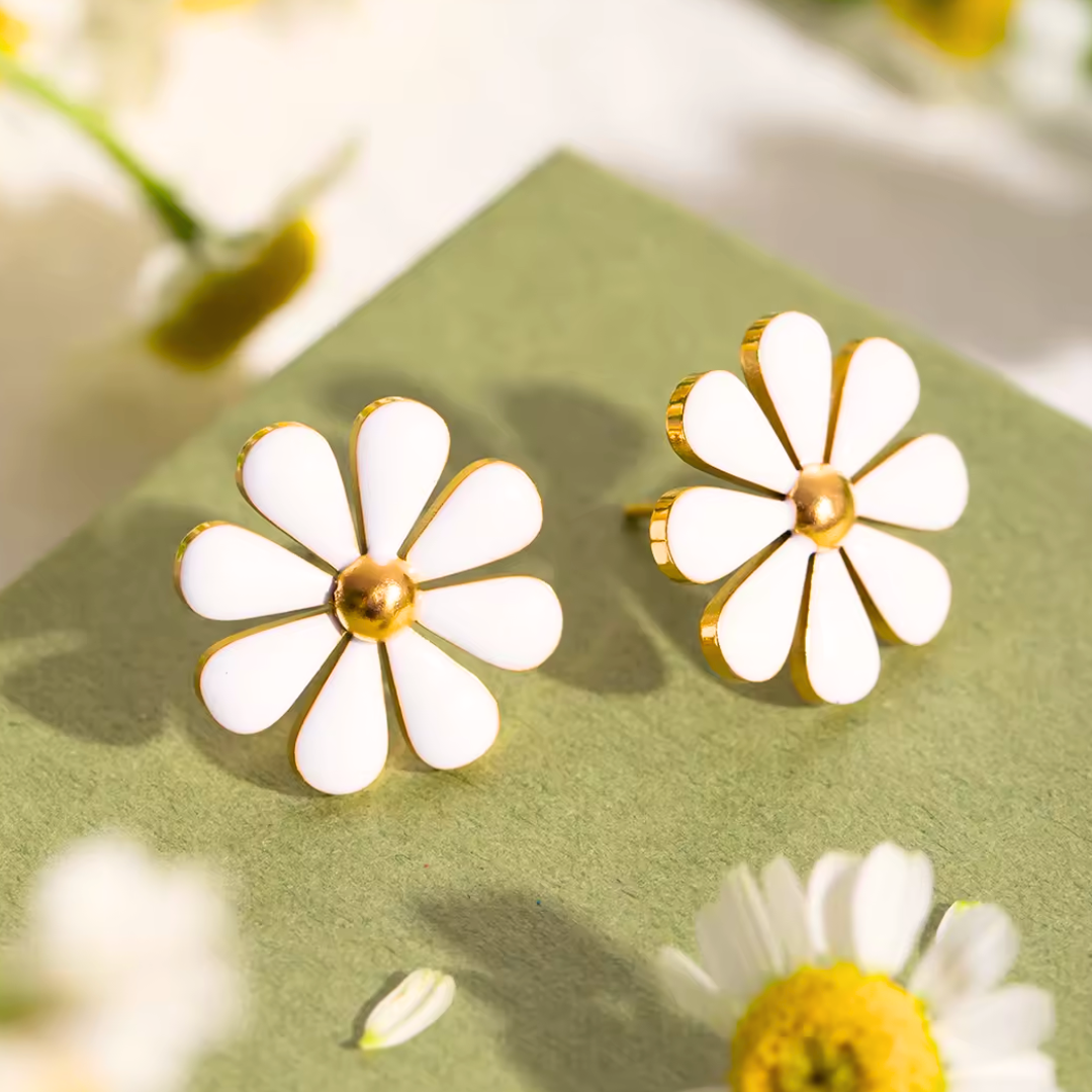 Summer White Daisy Flower Earrings