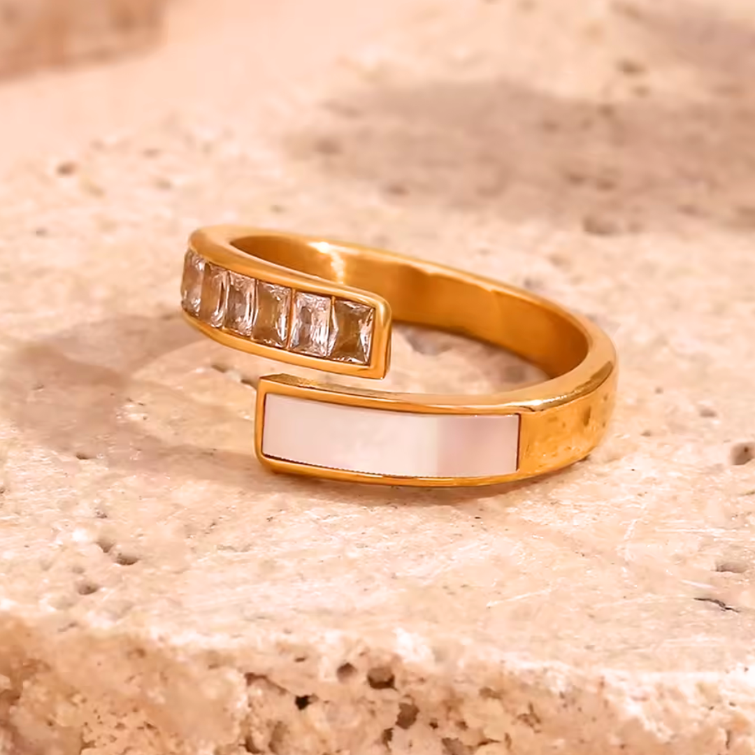 Shell Elegance Zircon Ring