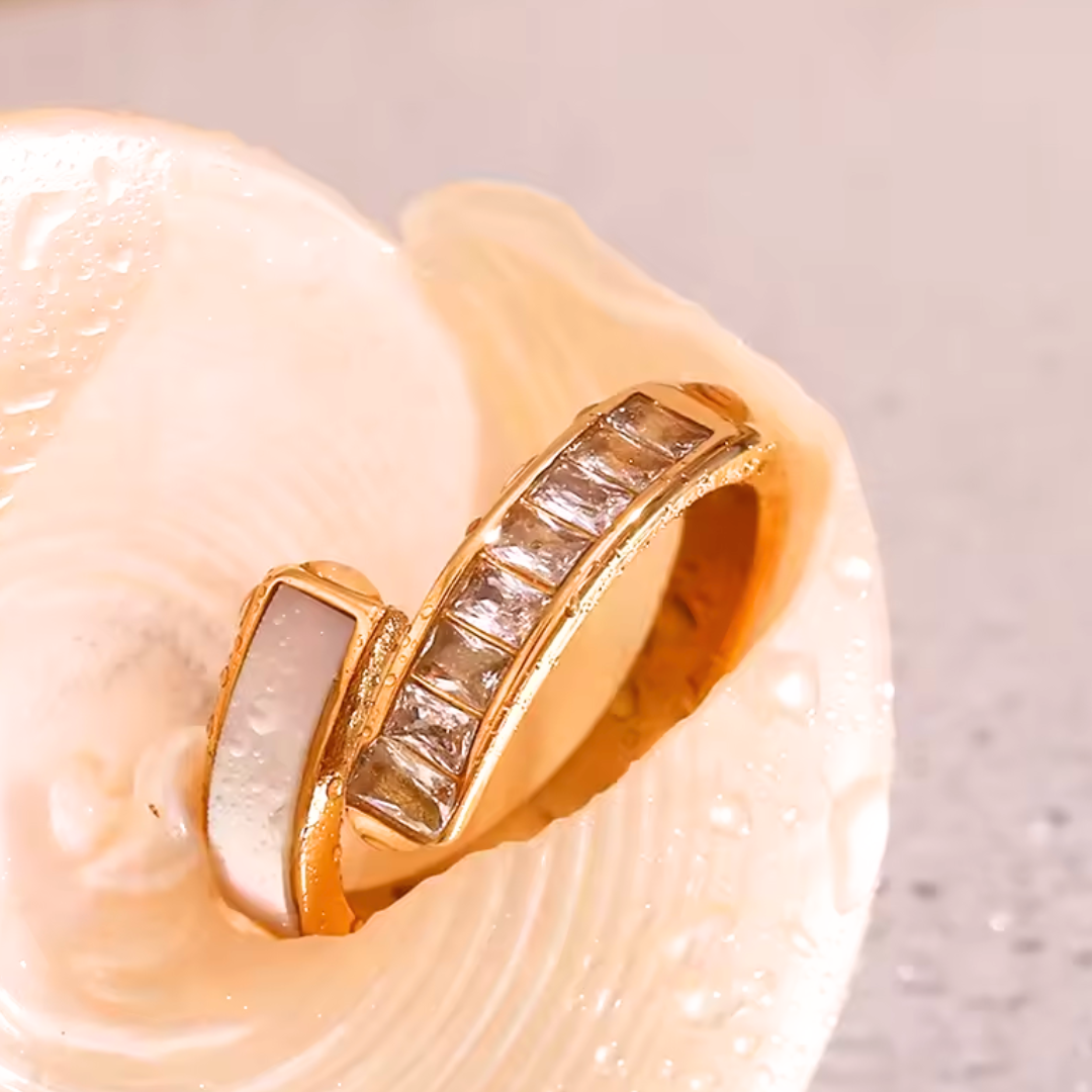 Shell Elegance Zircon Ring