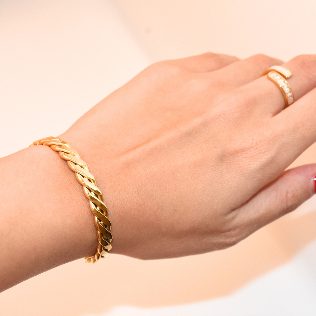 Golden Twirl Open Bangle