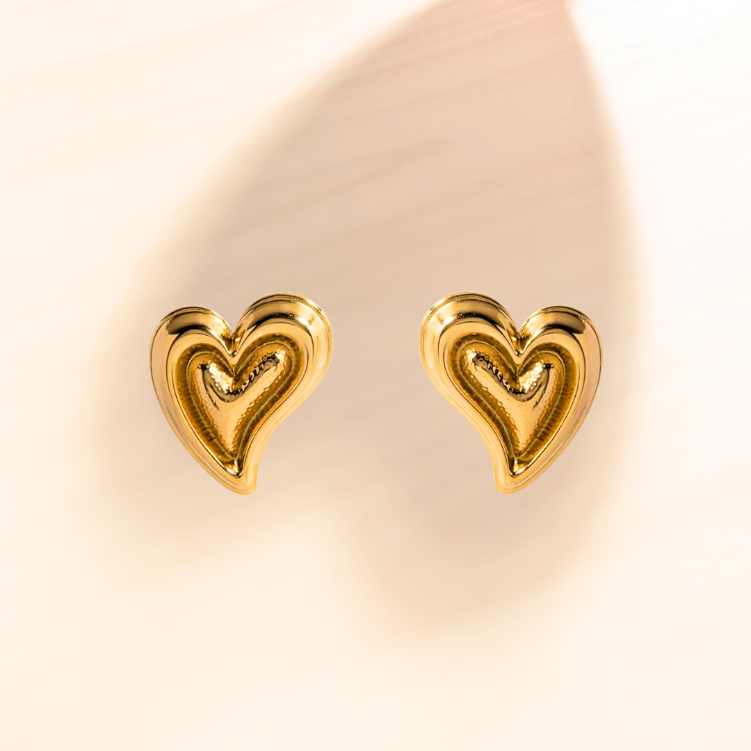 Gold 2D Heartfelt Coeur Stud Earrings