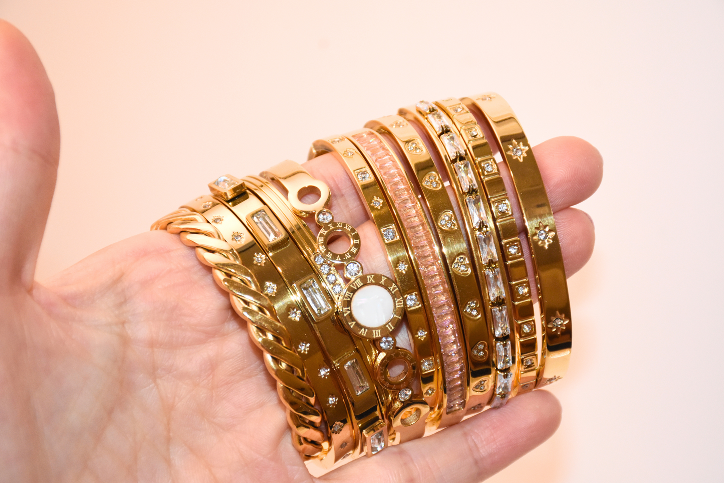 Golden Heart Zirconia Bangle Bracelet