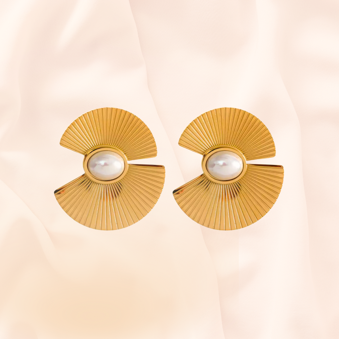 Repetitive Gold Shell Pearl Stud Earrings