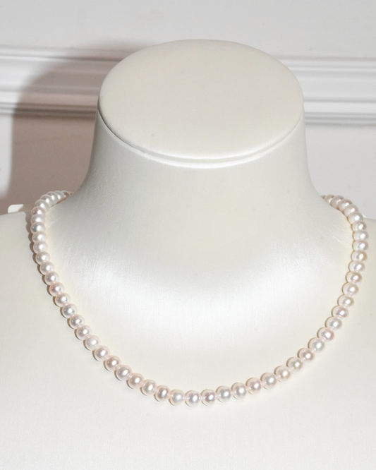 4A Freshwater Round Necklace in Silver 925 WG Plated - Flower Clasp - Rose Overtone (5 -6mm)