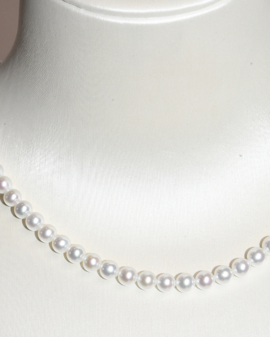 5A Freshwater Round Necklace in Silver 925 WG Plated - Double flower clasp  - White (5 -6mm)