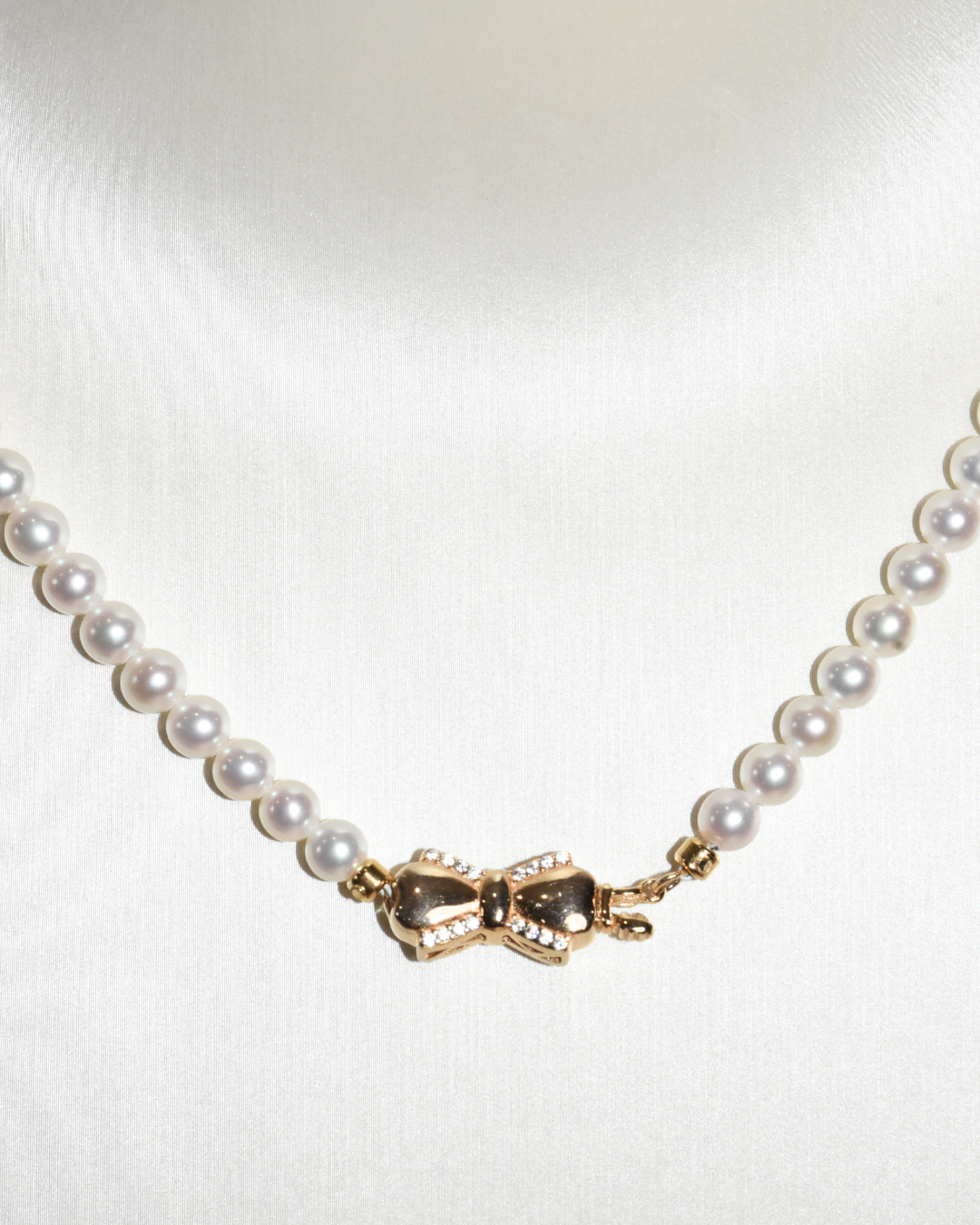 5A Freshwater Round Necklace in Silver 925 Gold Plated - CZ Ribbon  - White (5 -6mm)
