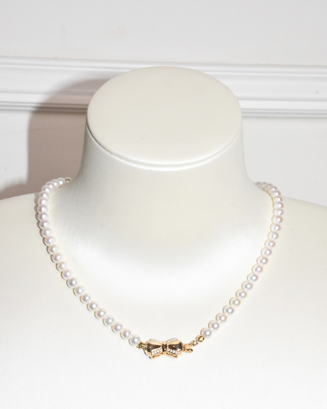 5A Freshwater Round Necklace in Silver 925 Gold Plated - CZ Ribbon  - White (5 -6mm)
