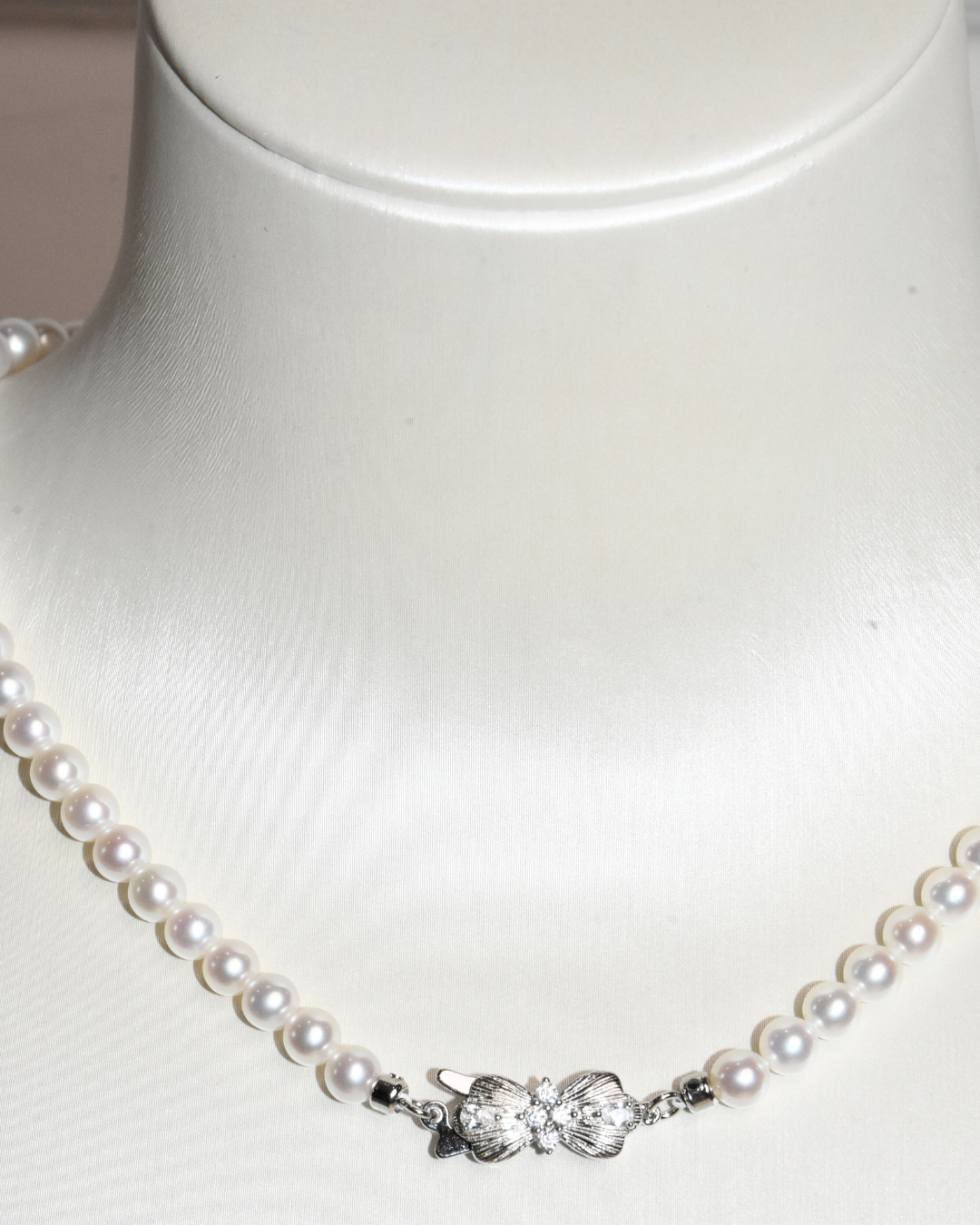 5A Freshwater Round Necklace in Silver 925 WG Plated - Elegant Ribbon - White ( mm)