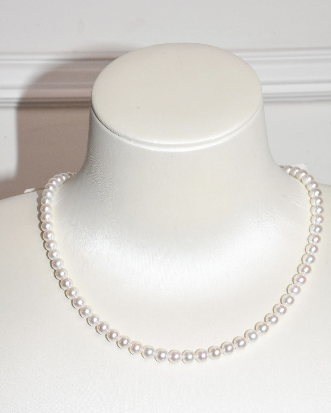 5A Freshwater Round Necklace in Silver 925 WG Plated - Elegant Ribbon - White ( mm)