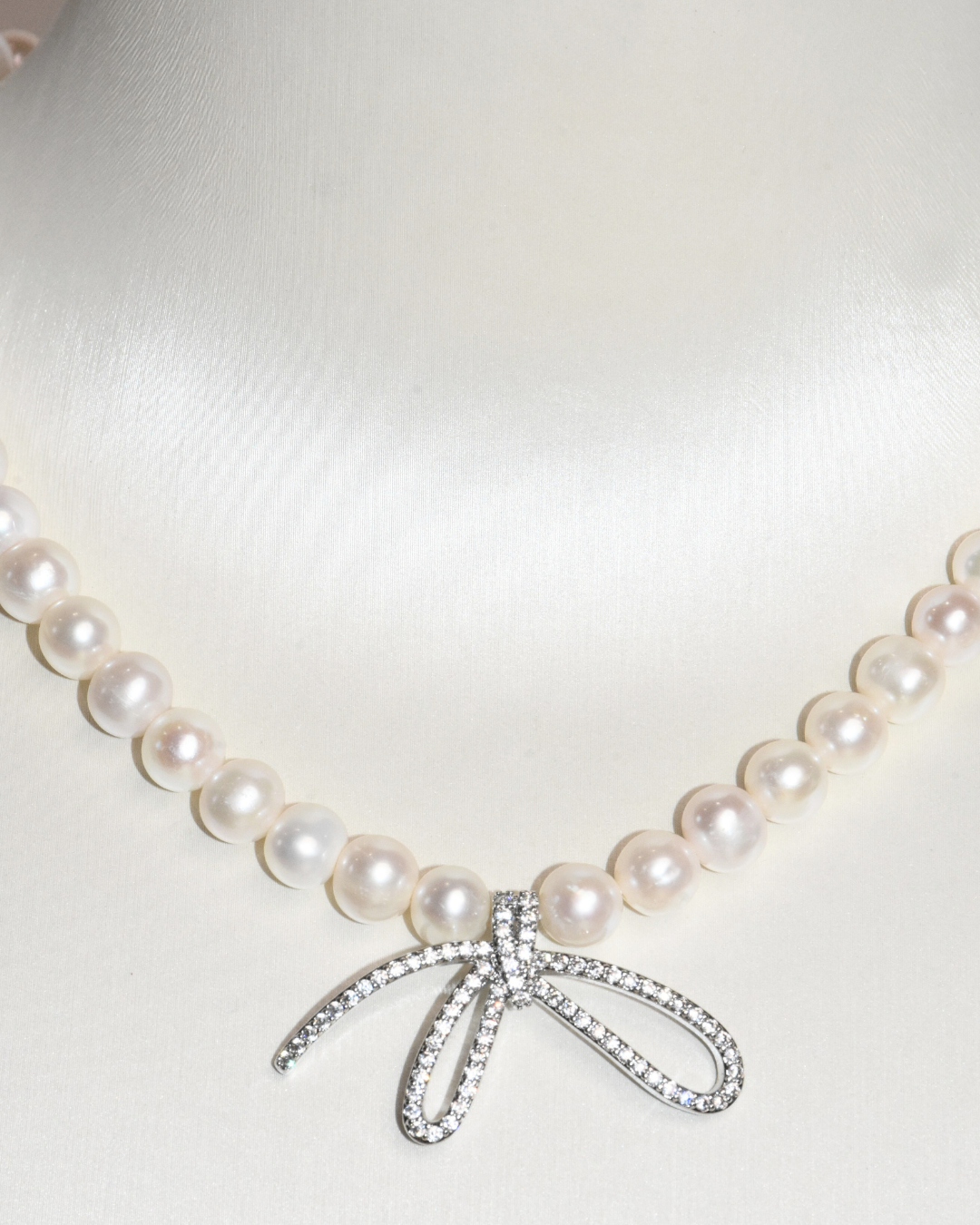 3A Freshwater Near Round Necklace in Copper - Ribbon Pendant - White (7 -8mm)