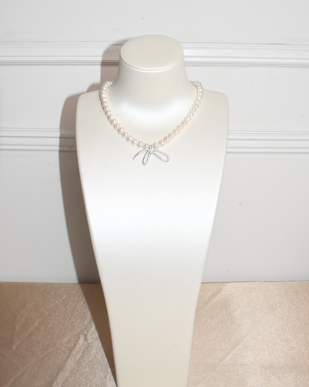 3A Freshwater Near Round Necklace in Copper - Ribbon Pendant - White (7 -8mm)