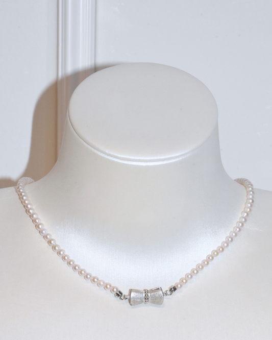 4A Akoya Round Necklace in Silver 925 WG Plated - Classic Ribbon Clasp - Rose Overtone (3 -4mm)