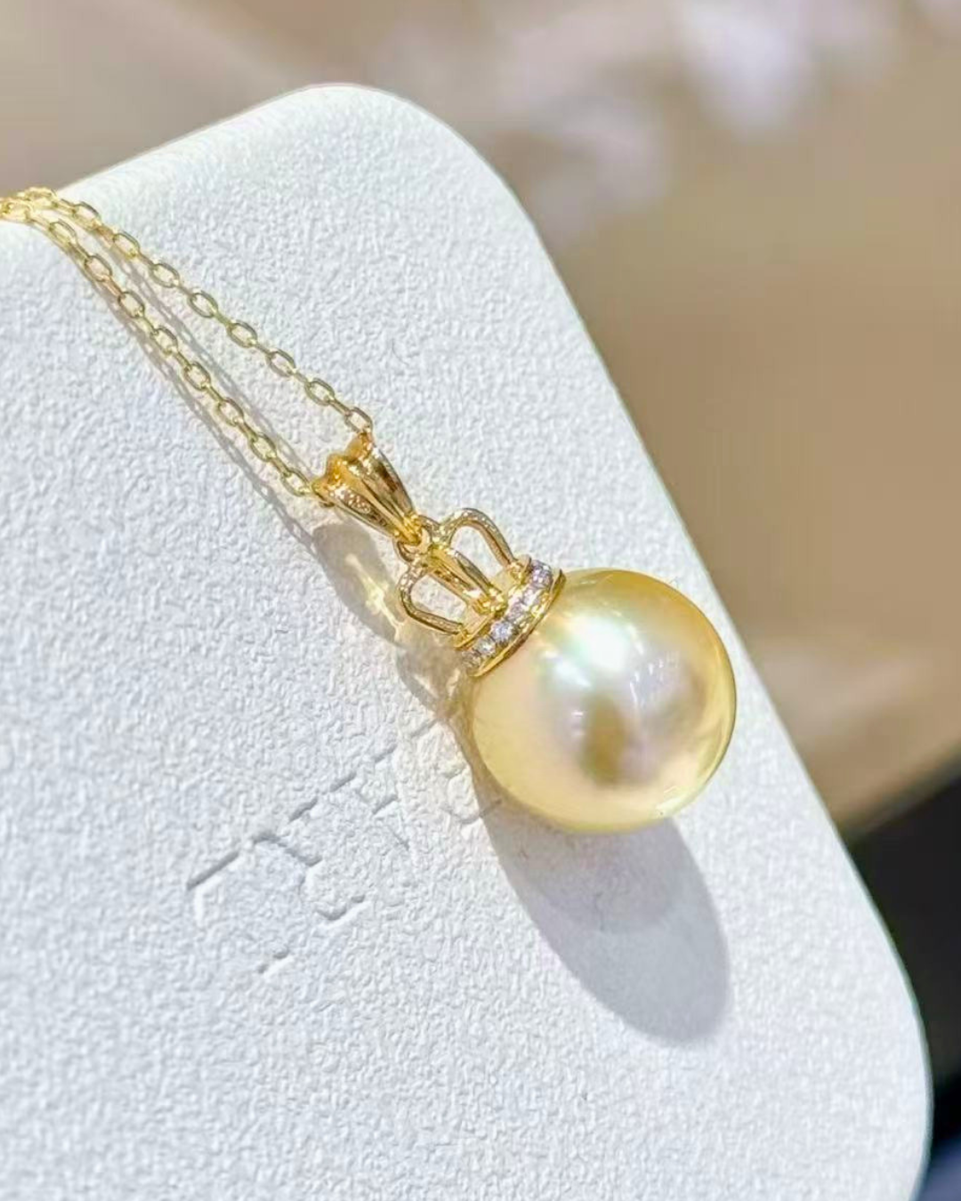 4A South Sea Golden Philippines Round Necklace in 18K Gold - with Natural Diamond - Gold (12-13mm)