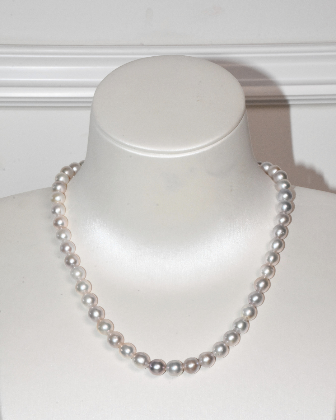 4A Freshwater Near Round Necklace in Silver 925 WG Plated - Crown Clasp - Silver/Grey (7 -8mm)