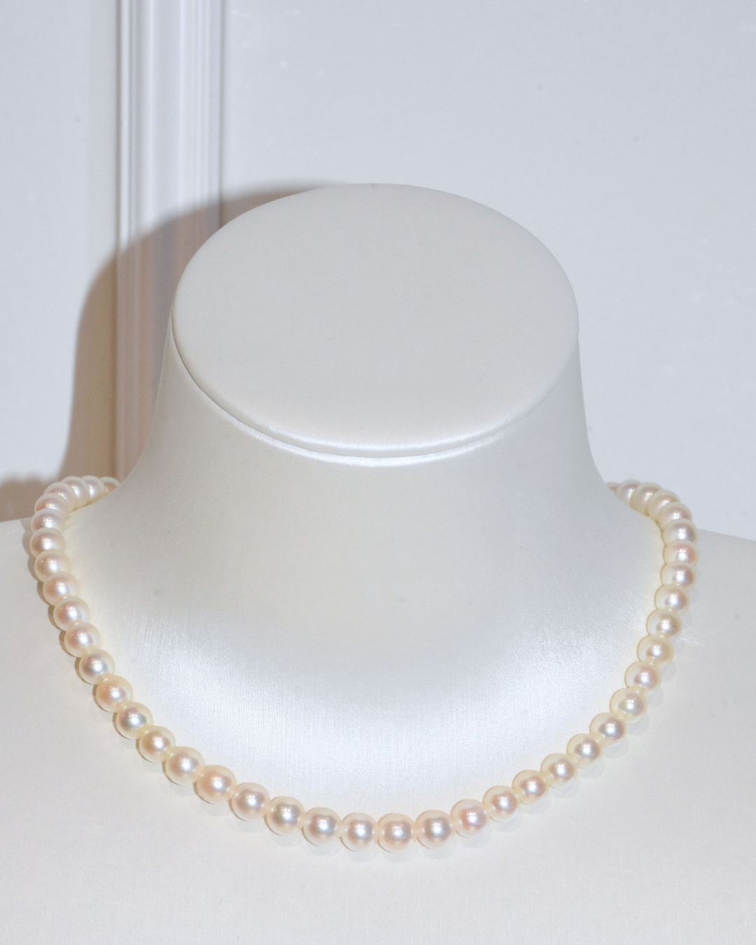 4A Akoya Round Necklace in Silver 925 WG Plated - Classic Ribbon with CZ Clasp - White (6 -7mm)