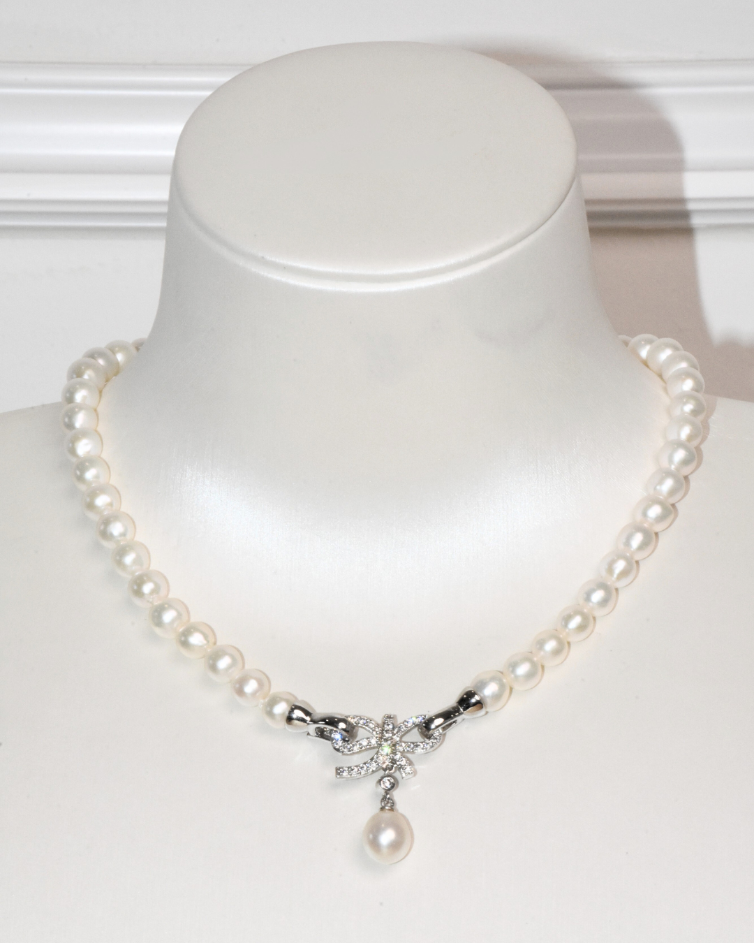 4A Freshwater Near Round Necklace in Copper - Ribbon Clasp with pearl drop - White (7 -9mm)