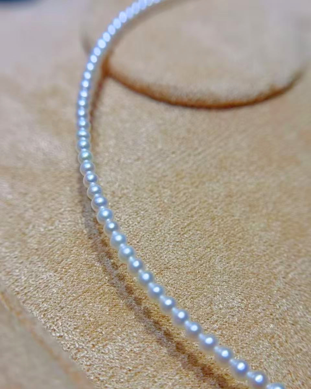 4A Freshwater Round Necklace in 18K Gold - Whisper Crown Necklace - White (3-7mm)