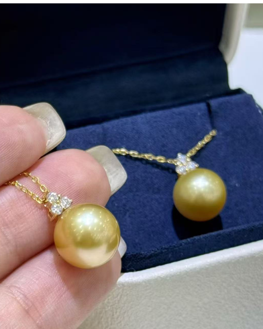 4A South Sea Golden Philippines Round Necklace in 18K Gold - with Moissanite - Gold (11-12mm)