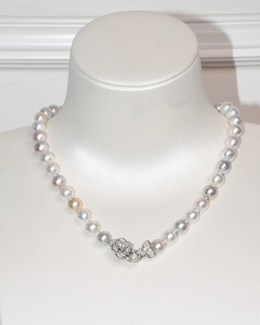 4A Freshwater Round Necklace in Silver 925 WG Plated - Double flower clasp  - Silver/Grey (7 -8mm)