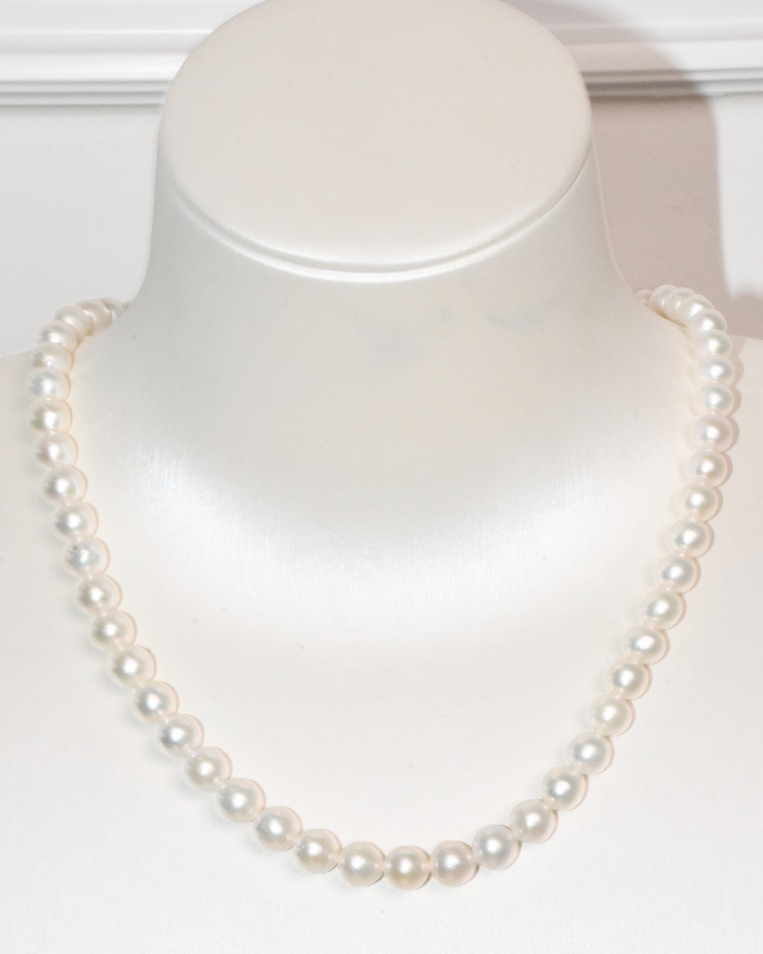 4A Freshwater Near Round Necklace in Silver 925 WG Plated - Ribbon Clasp with pearl drop - White (8 -9mm)