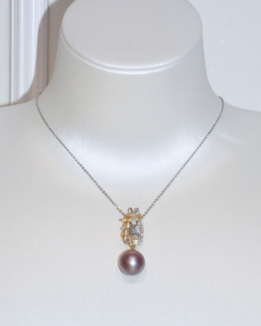 4A Freshwater Round Necklace in Silver 925 WG Plated - White Stallion - Purple (12.7mm)