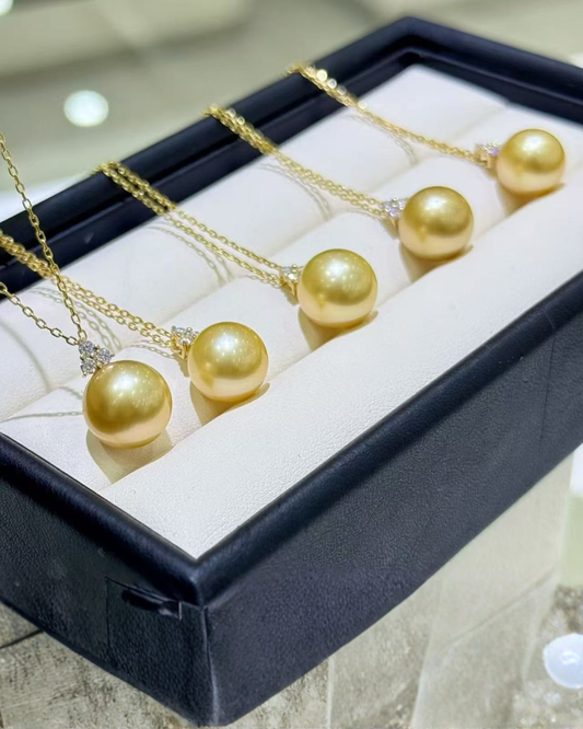 4A South Sea Golden Philippines Round Necklace in 18K Gold - with Moissanite - Gold (11-12mm)