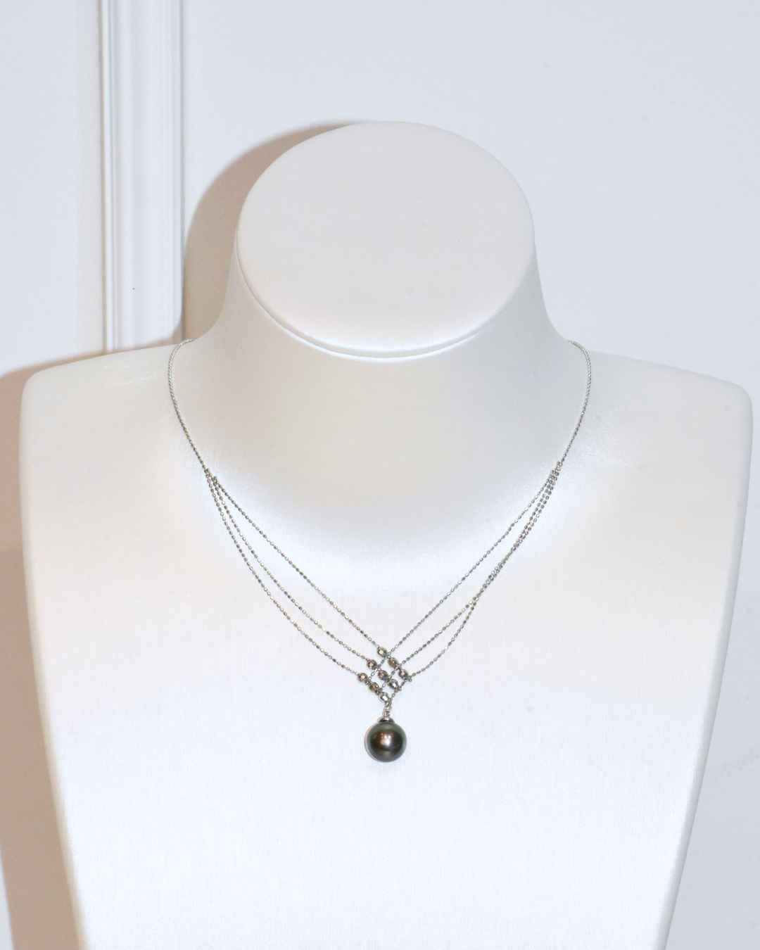 4A Tahitian Round Necklace in Silver 925 White Gold Plated - Trident Necklace - Peacock (9-10mm)