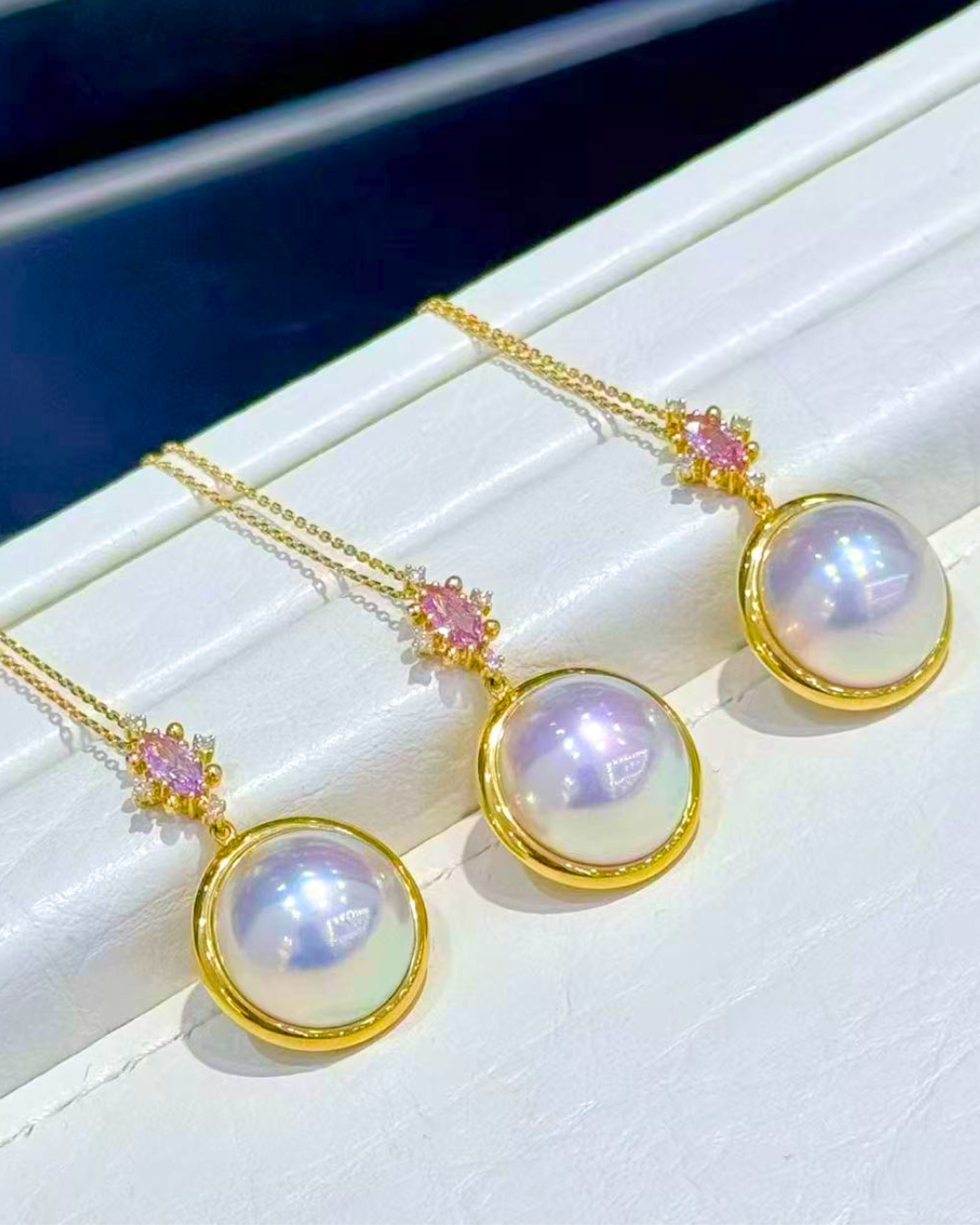 Mabe Necklace in 18K Gold - Pink Tourmaline 0.34ct - Pink Overtone (D0.05ct)