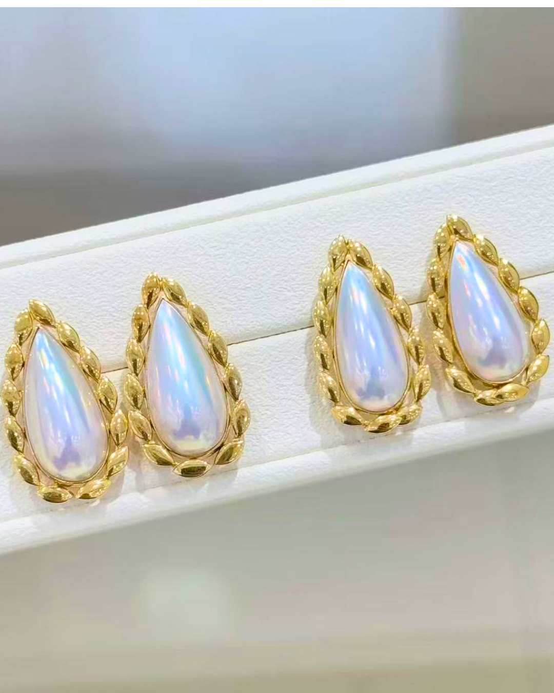4A Mabé Earrings in 18K - Teardrop Seawater Mabé - White