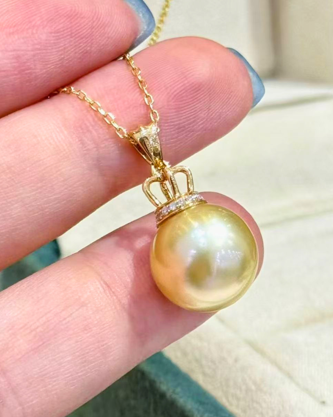 4A South Sea Golden Philippines Round Necklace in 18K Gold - with Natural Diamond - Gold (12-13mm)
