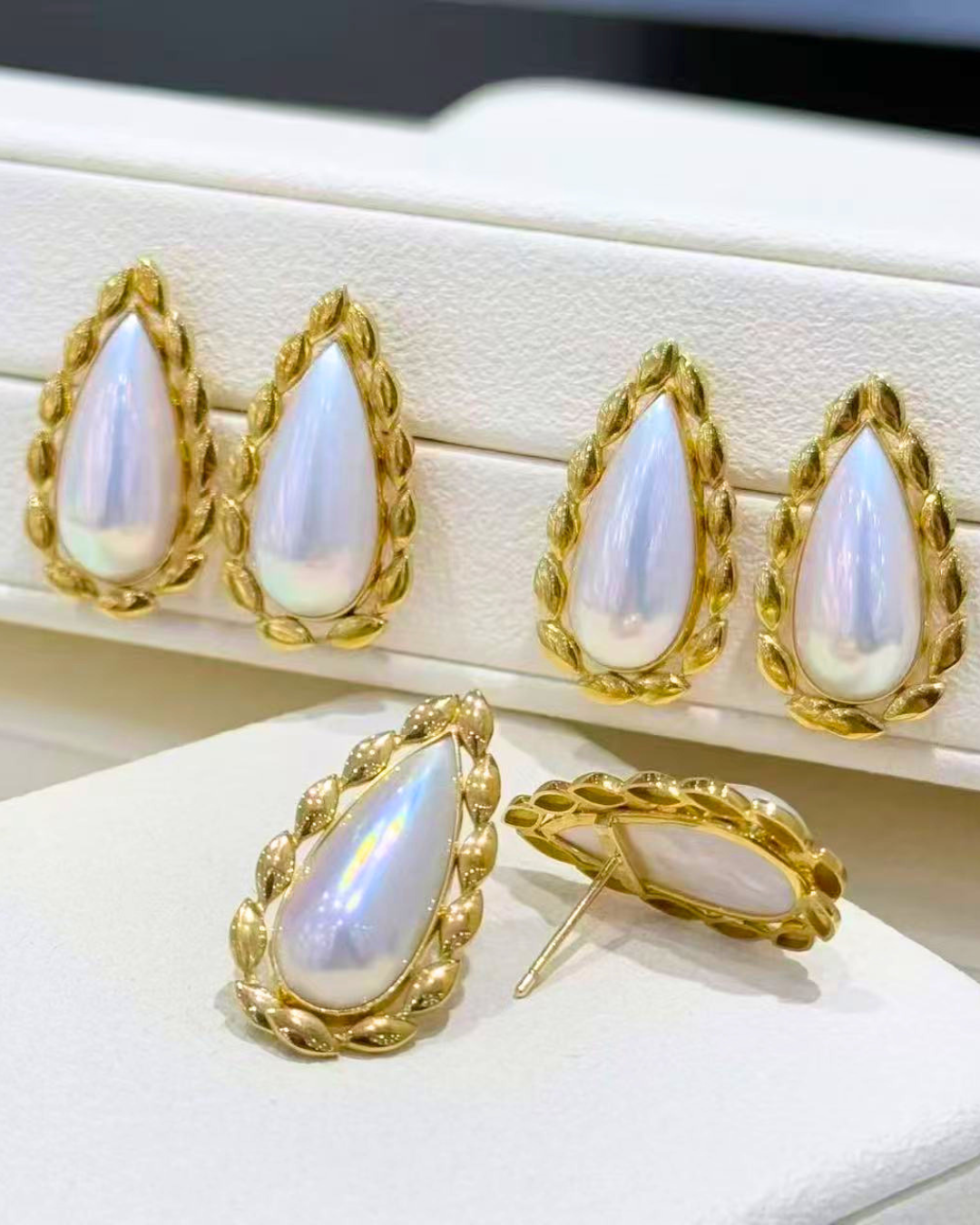 4A Mabé Earrings in 18K - Teardrop Seawater Mabé - White